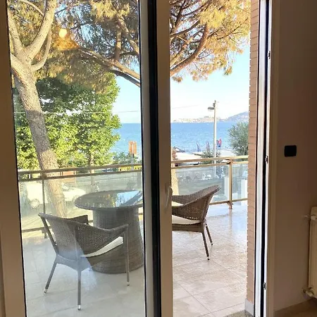 Frontemare 住宿加早餐酒店 福尔米亚