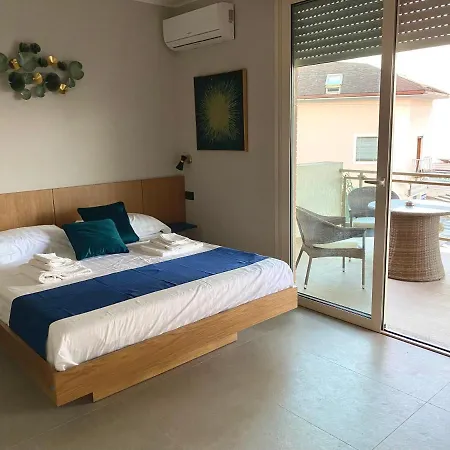 住宿加早餐酒店 Frontemare