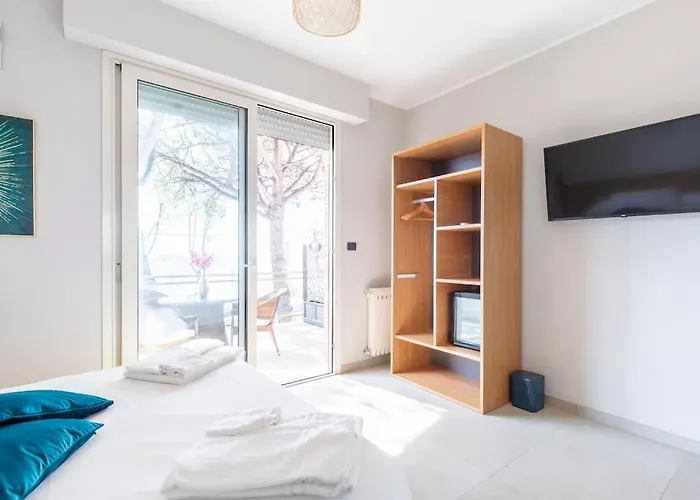 Frontemare Bed and Breakfast Φόρμια