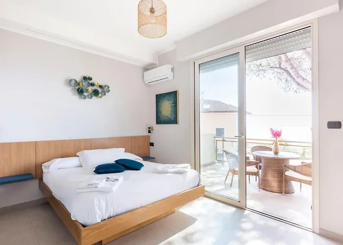 Frontemare Bed and Breakfast 4*